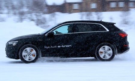 Audi e-tron зимой